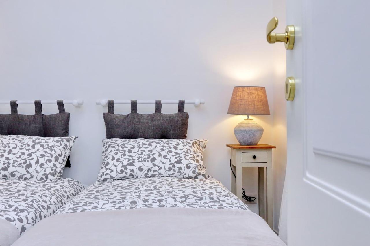 Monti Charming Apartment - Rome Short Let Service מראה חיצוני תמונה