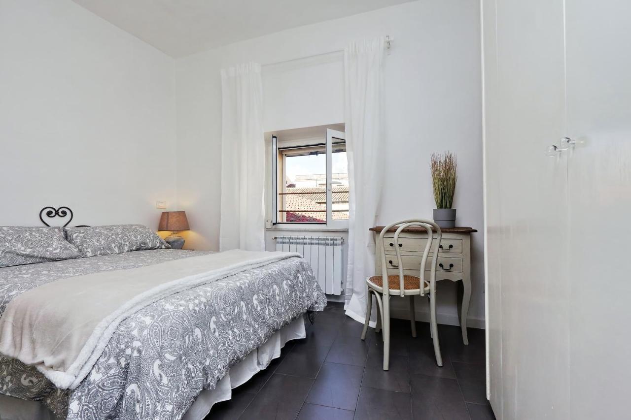 Monti Charming Apartment - Rome Short Let Service מראה חיצוני תמונה