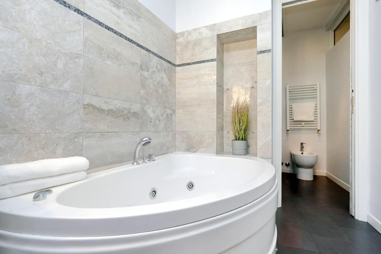 Monti Charming Apartment - Rome Short Let Service מראה חיצוני תמונה